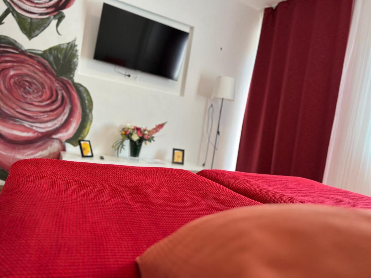 Rose No 4 Daire FDH Dış mekan fotoğraf